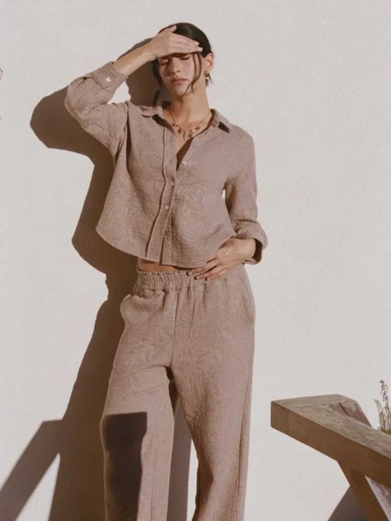 New Daise Floral Cropped Pru Button Down In Clay/Beige Upf 50+ Sun Protection — image 3 of 4